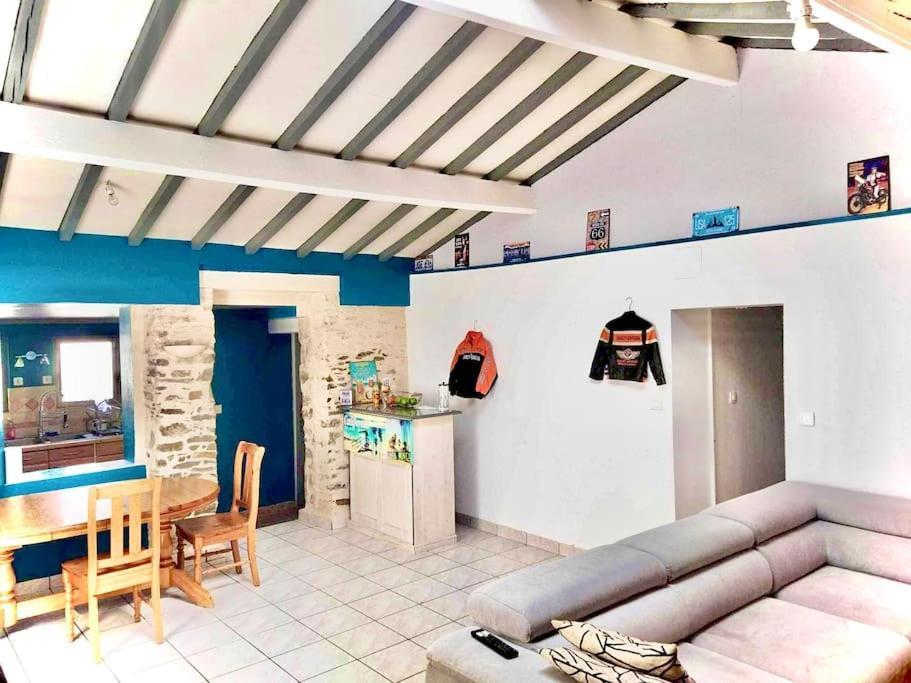 Charmante Maison Atypique En Village Saint-Colombin Екстериор снимка