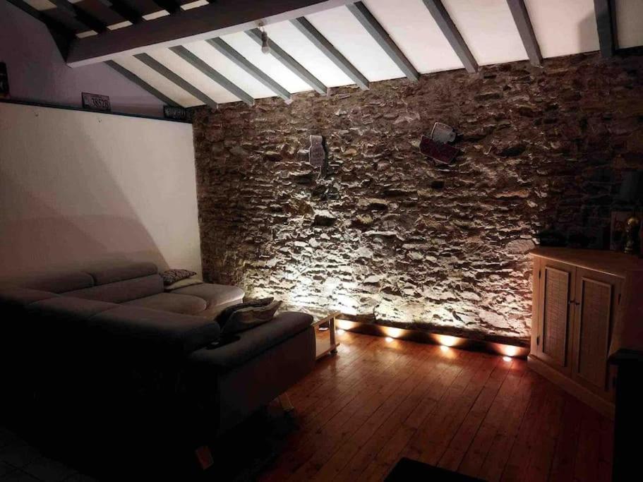 Charmante Maison Atypique En Village Saint-Colombin Екстериор снимка